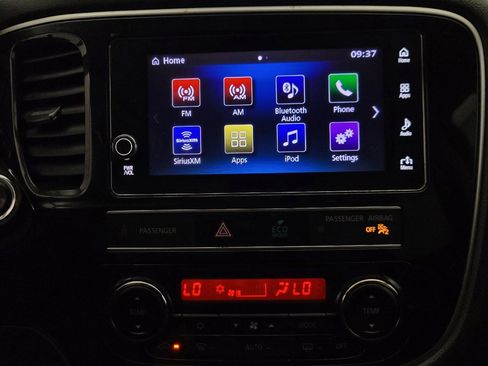 Used 2019 Mitsubishi Outlander LE FWD image 25