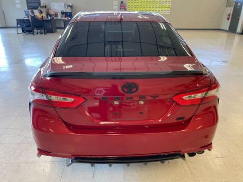 Used 2020 Toyota Camry SE FWD image 2