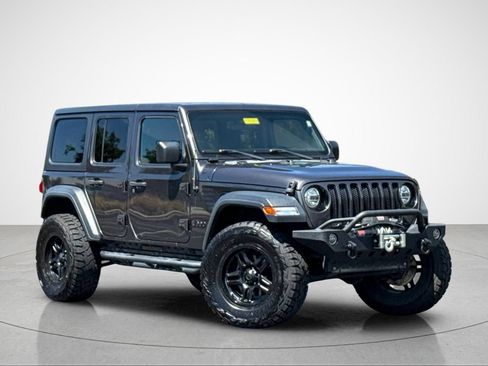 Used 2020 Jeep Wrangler Unlimited Sport AWD/4WD image 2