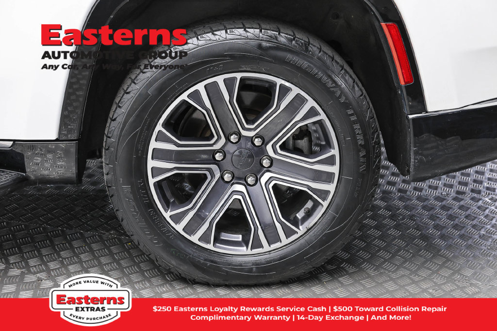 Used 2024 Jeep Wagoneer Series II AWD/4WD image 9