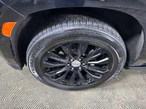 Used 2021 GMC Yukon XL Denali w/ Denali Premium Package image 10