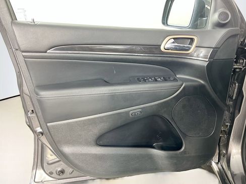 Used 2015 Jeep Grand Cherokee Overland AWD/4WD image 27