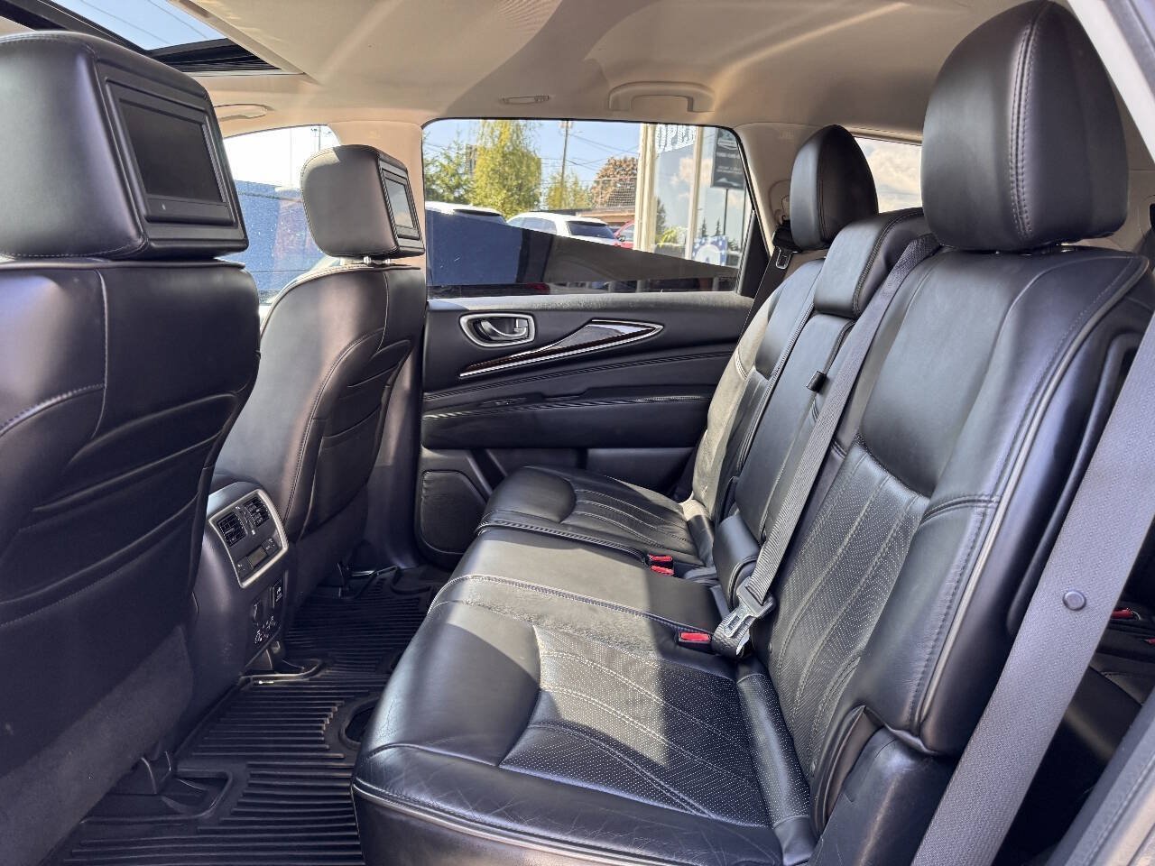 Used 2013 INFINITI JX35 AWD w/ Premium Pkg image 24