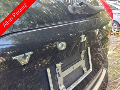 Used 2016 Volvo XC90 T6 Momentum w/ Momentum Plus Package