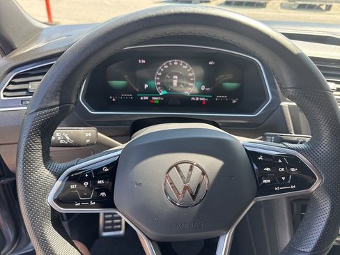 Certified 2023 Volkswagen Tiguan SE R-Line FWD image 32