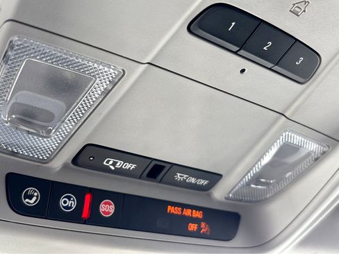 Used 2021 Chevrolet Equinox LT image 28