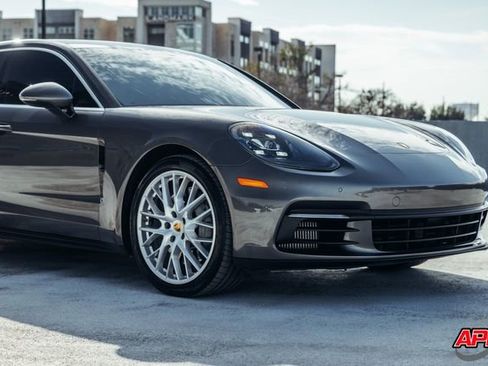 Used 2018 Porsche Panamera 4S image 43