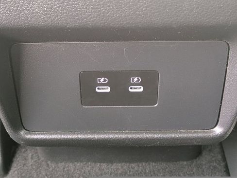 Used 2024 Nissan Rogue SV FWD image 15