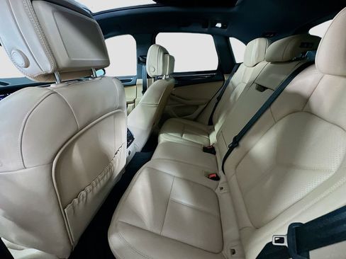 New 2026 Porsche Macan image 24