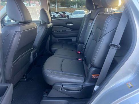 New 2025 Nissan Pathfinder SL w/ Lighting Package (N92) image 25