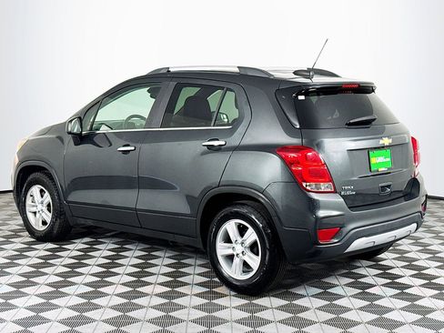Used 2017 Chevrolet Trax LT w/ LT Convenience Package image 6