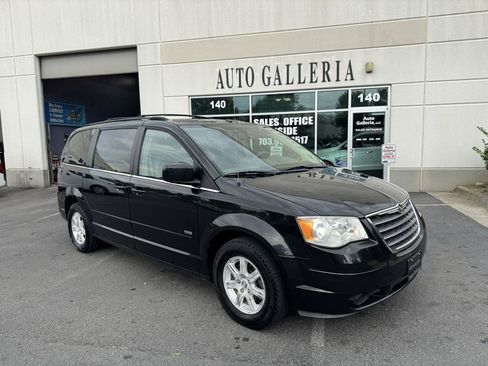 Used 2008 Chrysler Town & Country Touring FWD image 6