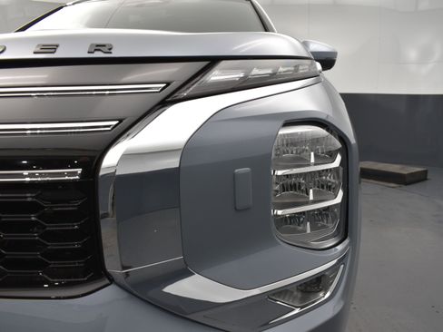 New 2026 Mitsubishi Outlander AWD image 5