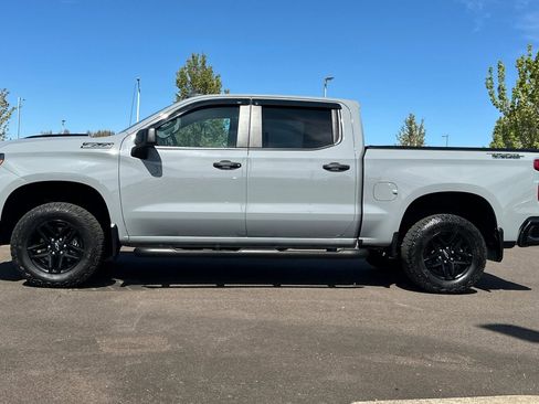 Used 2025 Chevrolet Silverado 1500 Custom Trail Boss w/ Dark Appearance Package AWD/4WD image 7