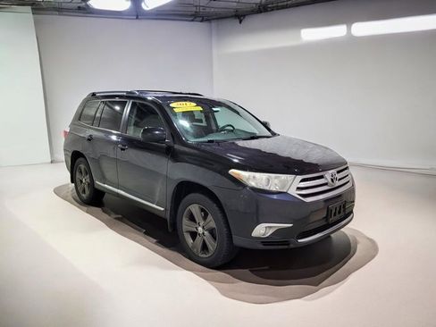 Used 2012 Toyota Highlander 4WD image 2