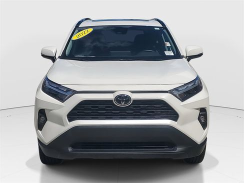 Used 2022 Toyota RAV4 XLE Premium image 3