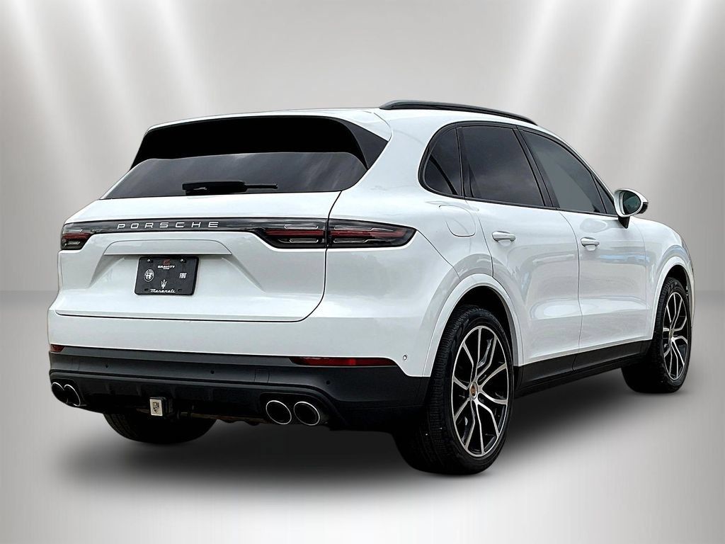 Used 2022 Porsche Cayenne AWD/4WD image 6