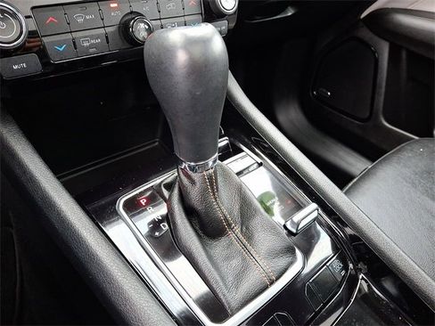 Used 2022 Jeep Compass Limited w/ Sun and Sound Group image 17