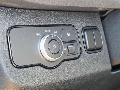 Used 2025 Mercedes-Benz Sprinter 2500 image 25
