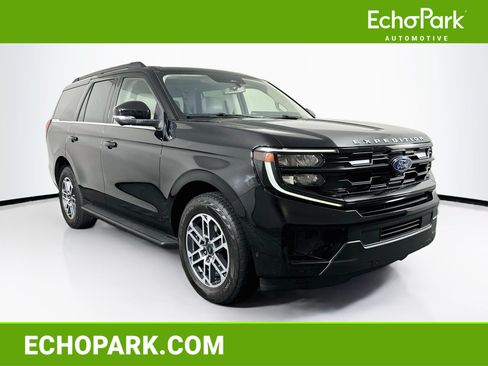 Used 2025 Ford Expedition Active AWD/4WD image 1