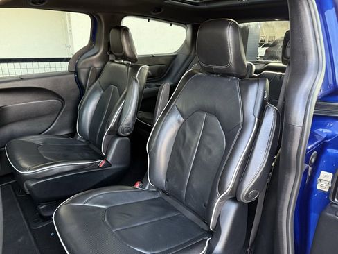 Used 2020 Ford Escape SEL image 16