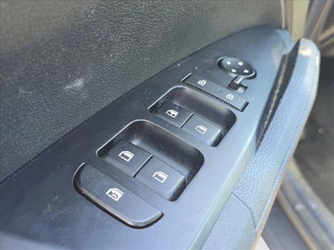 Used 2023 Kia Sportage LX image 8