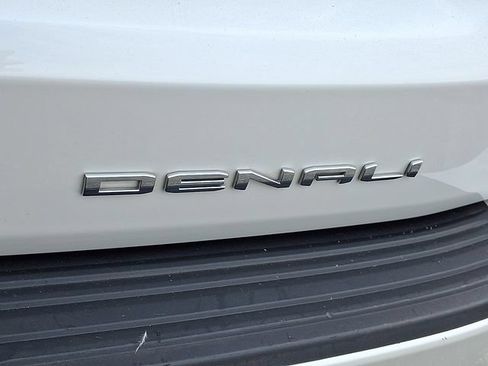 Used 2024 GMC Yukon XL Denali Ultimate AWD/4WD image 34