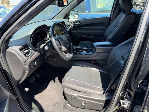 Used 2024 Dodge Durango GT RWD image 4