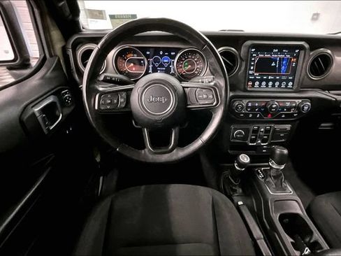 Used 2022 Jeep Gladiator Sport AWD/4WD image 6