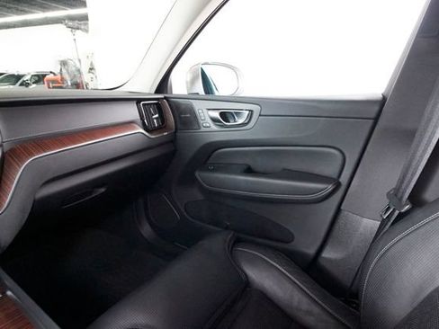 Certified 2023 Volvo XC60 B6 Ultimate w/ Climate Package AWD/4WD image 8