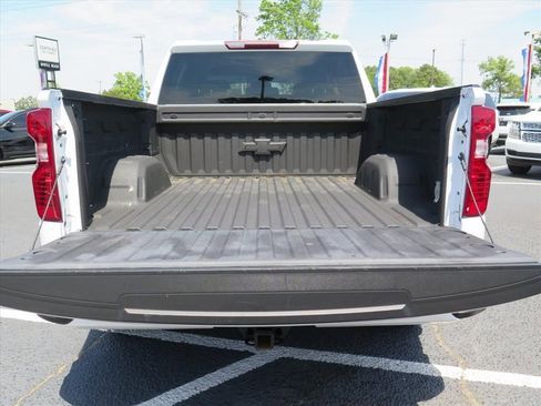 Used 2022 Chevrolet Silverado 1500 Custom AWD/4WD image 17
