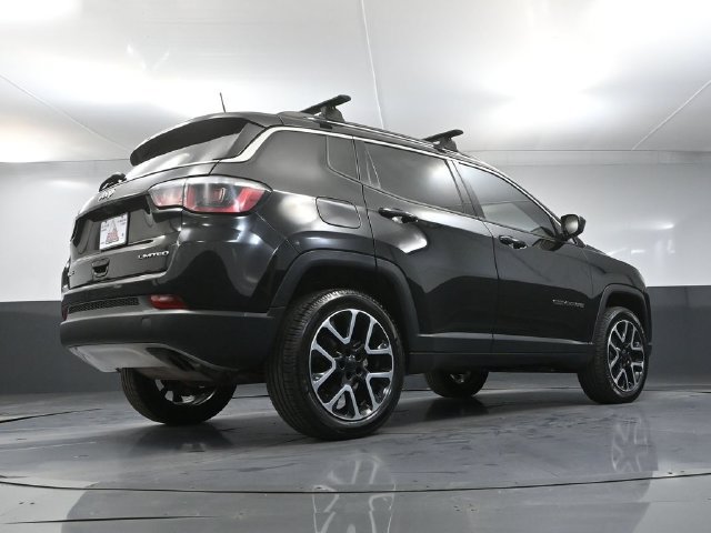 Used 2017 Jeep Compass Limited w/ Navigation Group AWD/4WD image 42