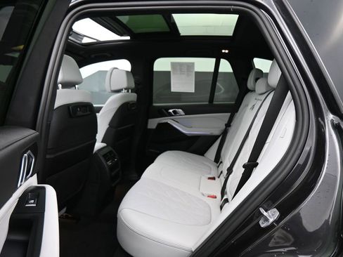 Used 2023 BMW X5 xDrive40i w/ Luxury Seating Package image 20