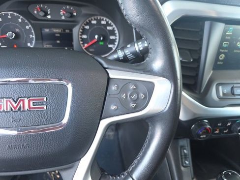 Used 2019 GMC Acadia SLE image 29