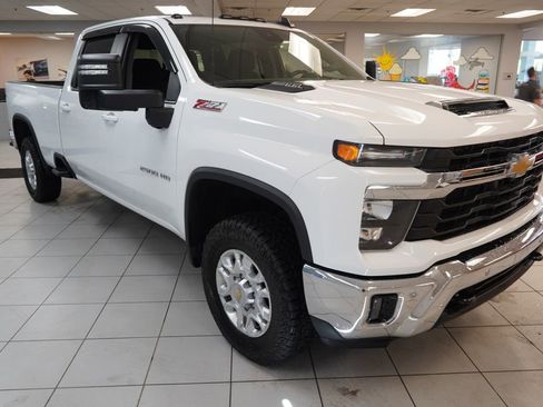 Used 2025 Chevrolet Silverado 2500 LT w/ All Star Edition AWD/4WD image 13