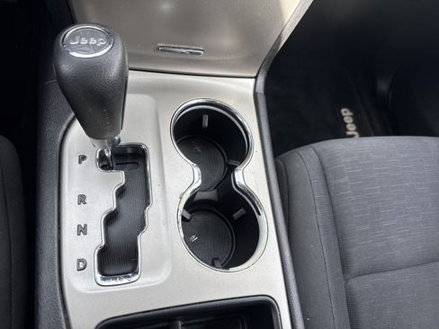 Used 2012 Jeep Grand Cherokee Laredo image 23