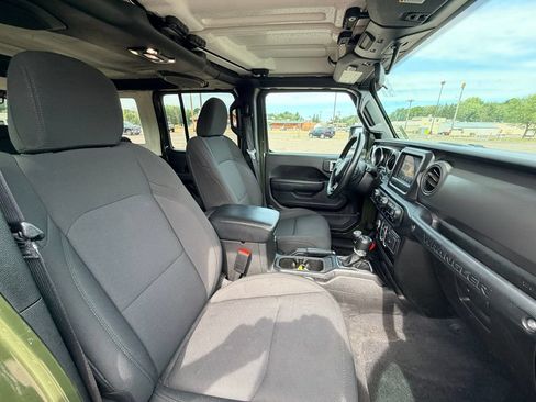 Used 2023 Jeep Wrangler Unlimited w/ Cold Weather Group AWD/4WD image 7