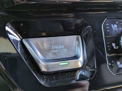 Used 2025 GMC Sierra 2500 AT4 image 30