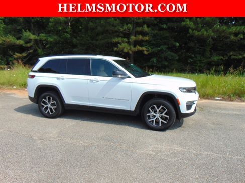 Certified 2024 Jeep Grand Cherokee Limited image 12