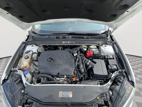 Used 2018 Ford Fusion SE w/ Equipment Group 201A FWD image 8