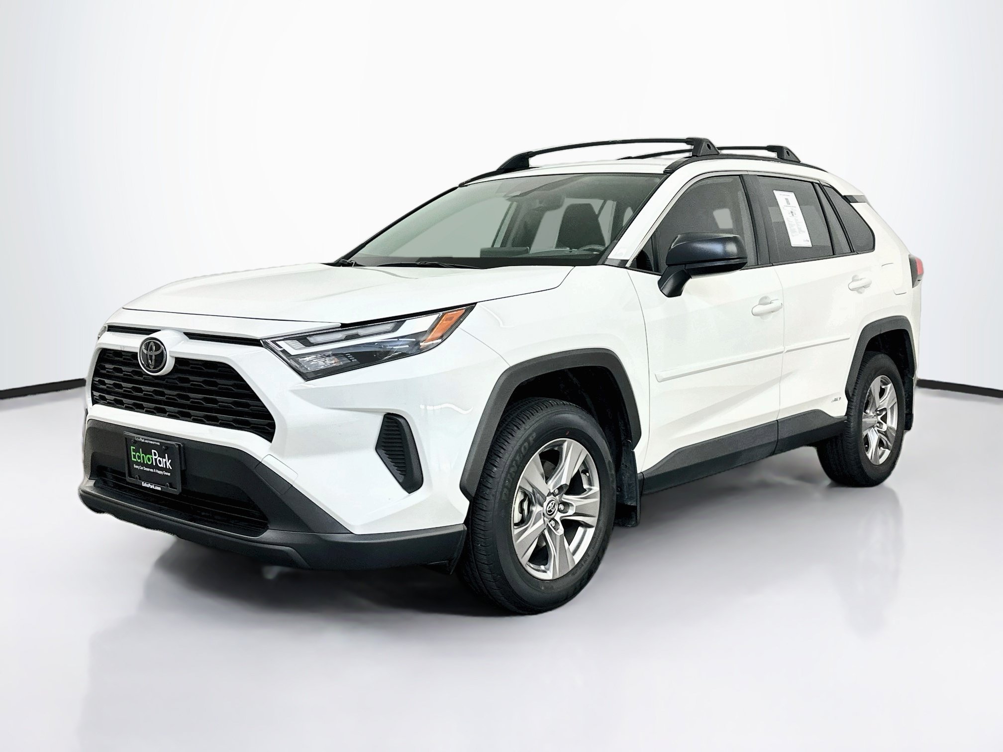 Used 2025 Toyota RAV4 LE AWD/4WD image 3