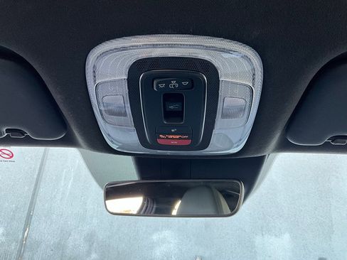 Used 2025 Hyundai Elantra Limited image 16