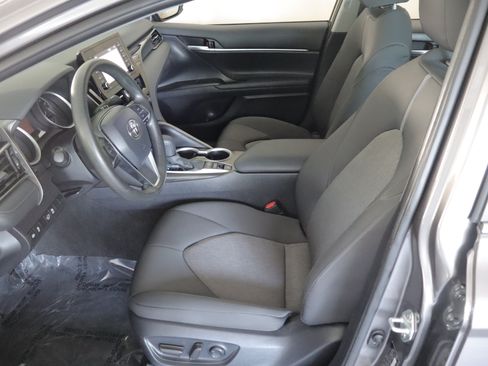 Used 2024 Toyota Camry LE AWD/4WD image 7