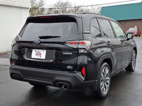 Used 2025 Subaru Forester Touring image 6