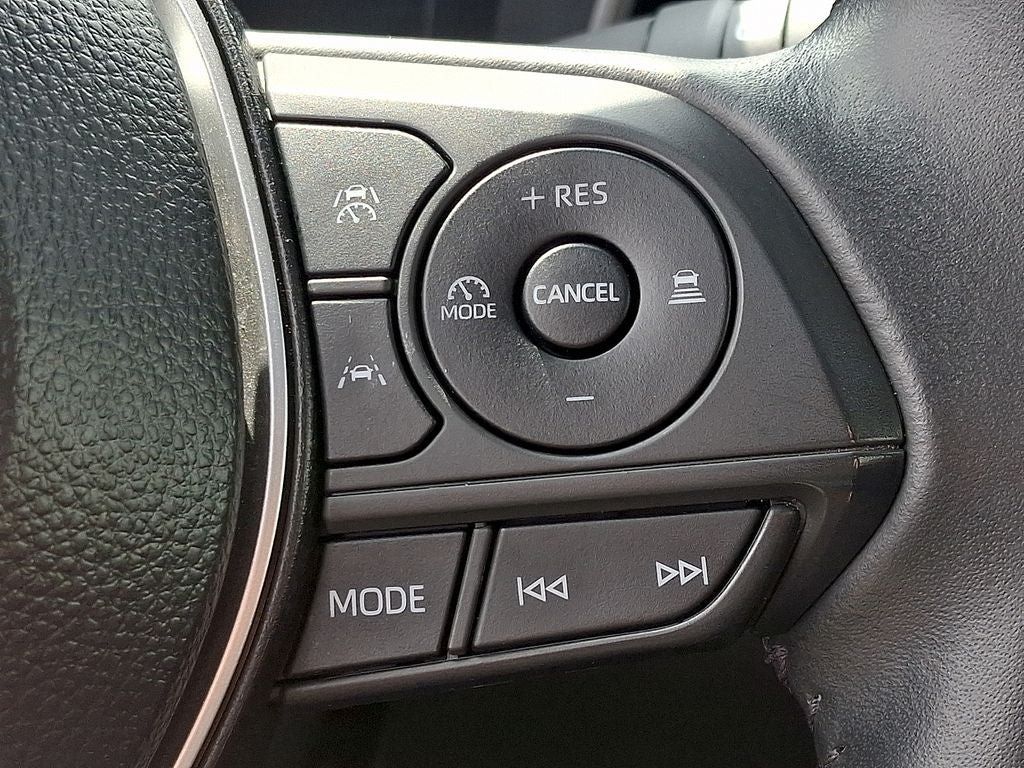 Used 2025 Toyota Corolla Cross XLE w/ Convenience Package AWD/4WD image 22