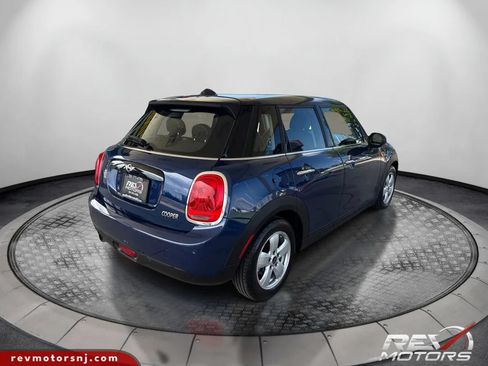 Used 2018 MINI Cooper 4-Door Hardtop FWD image 5
