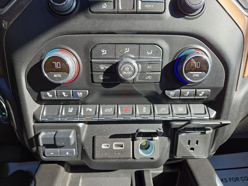 Used 2022 Chevrolet Silverado 2500 High Country AWD/4WD image 21