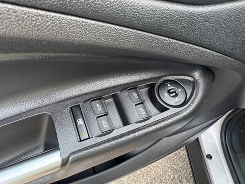Used 2017 Ford Escape SE FWD image 11
