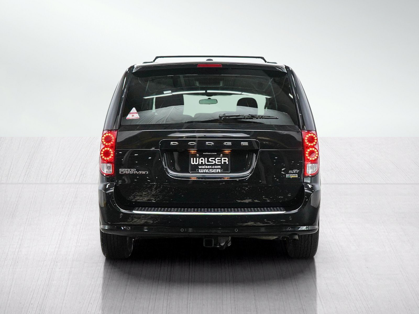 Used 2014 Dodge Grand Caravan SXT w/ Rear Park Assist Package FWD image 5