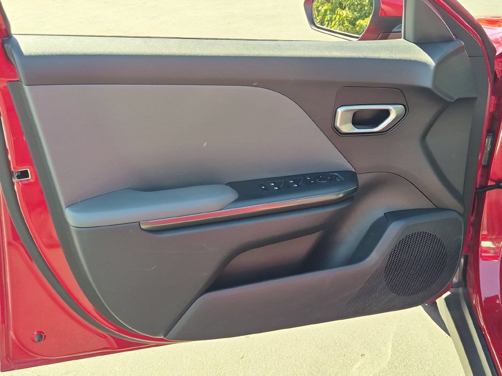 Used 2025 Kia K4 FWD image 9